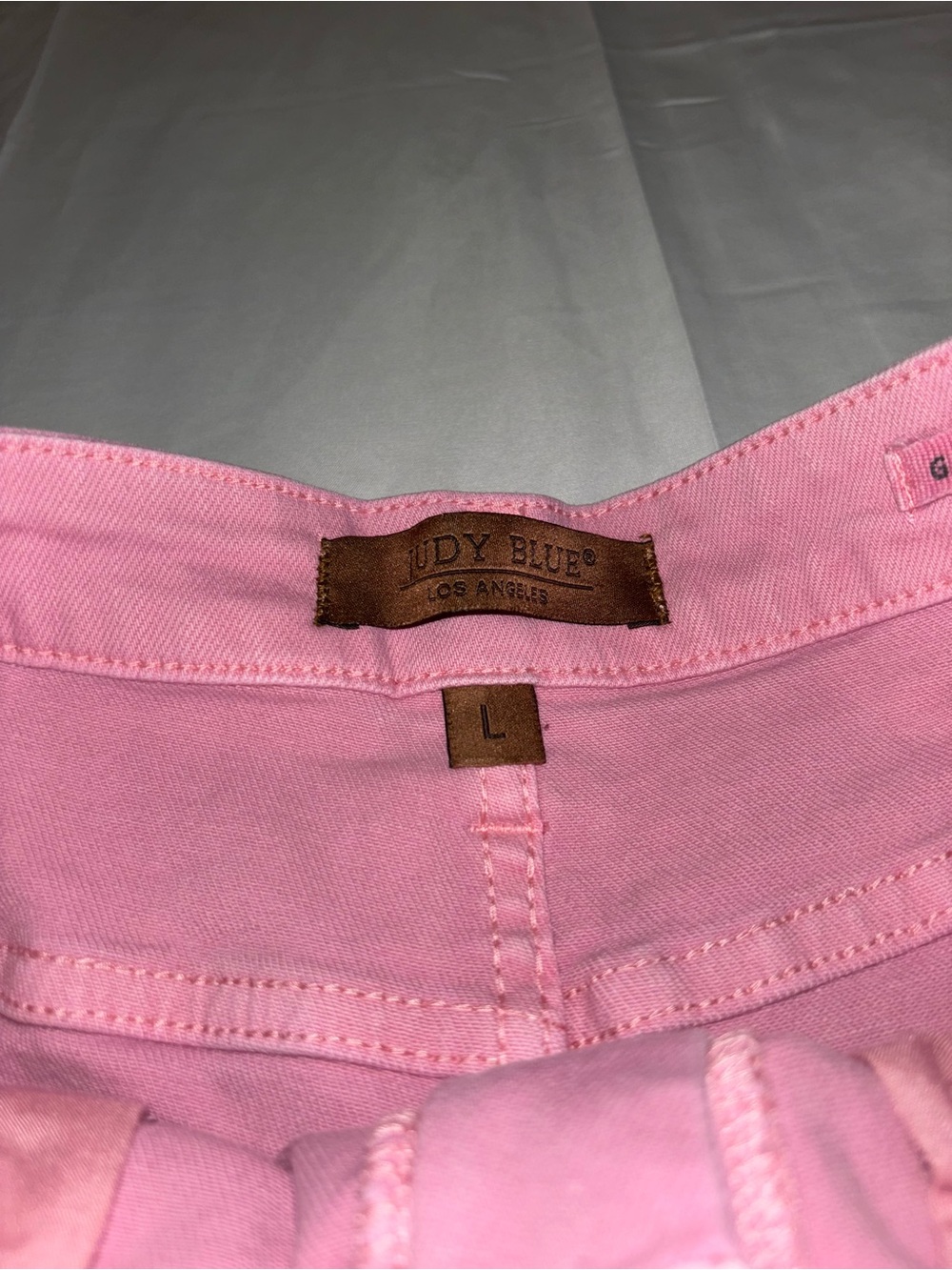 Judy Blue Pink Frayed Hem Denim Shorts Size Large - Picture 2 of 5